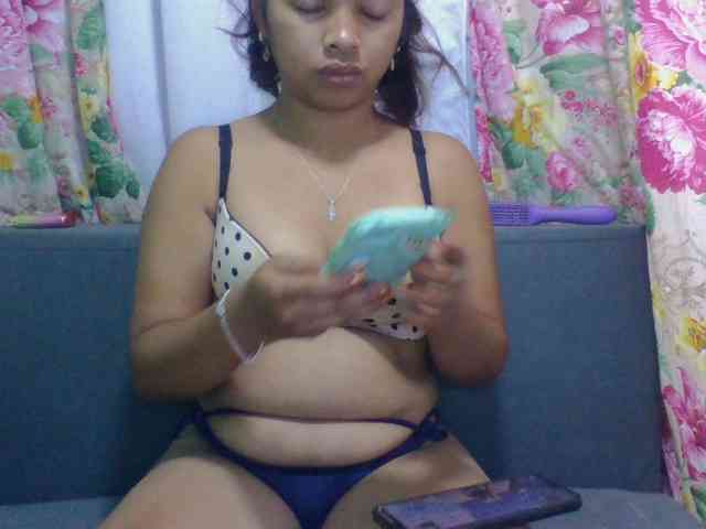 Naomi06 webcam