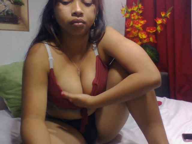 Naomi06 webcam