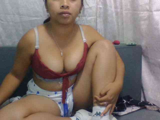 Naomi06 webcam