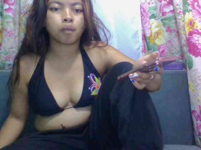 Naomi06 webcam