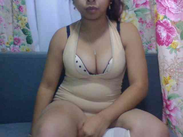 Naomi06 webcam