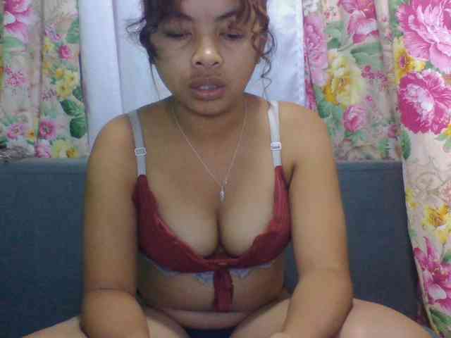 Naomi06 webcam