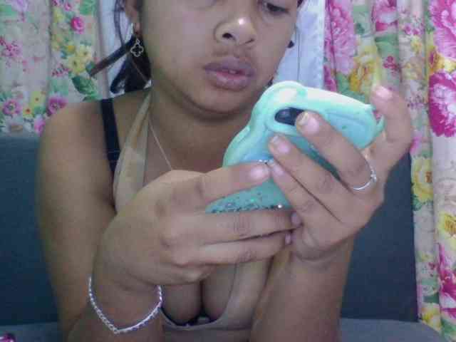 Naomi06 webcam