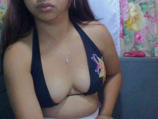 Naomi06 webcam