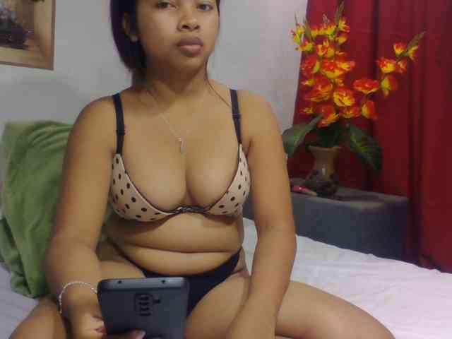 Naomi06 webcam
