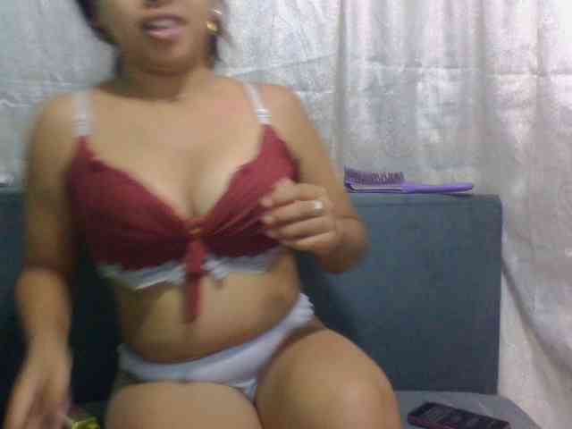 Naomi06 webcam