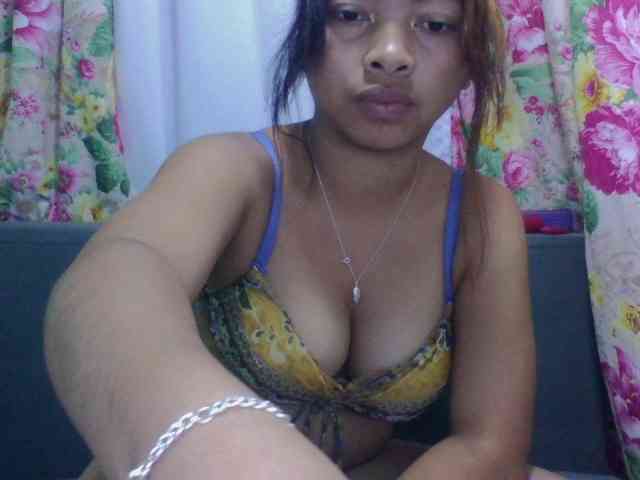 Naomi06 webcam