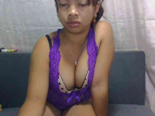 Naomi06 webcam