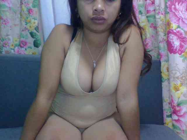 Naomi06 webcam
