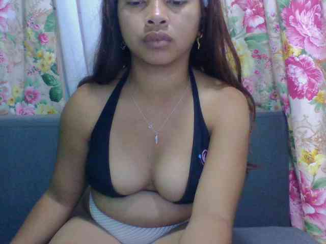 Naomi06 webcam