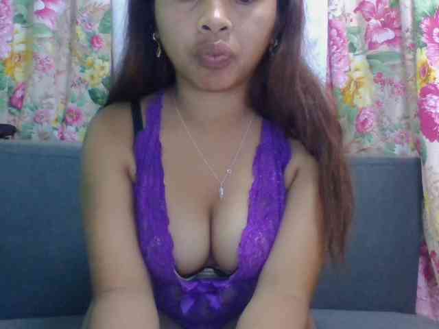Naomi06 webcam