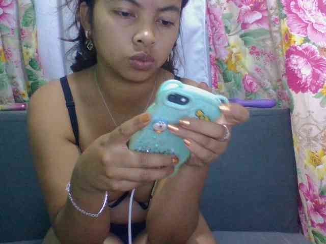 Naomi06 webcam