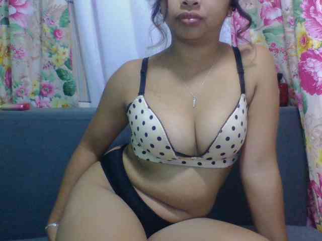 Naomi06 webcam
