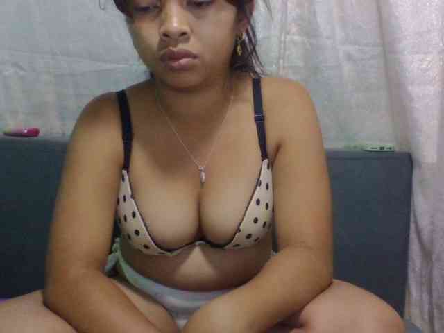 Naomi06 webcam