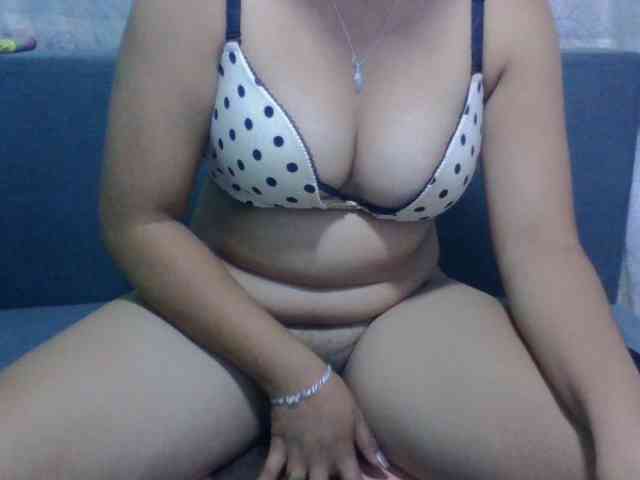 Naomi06 webcam