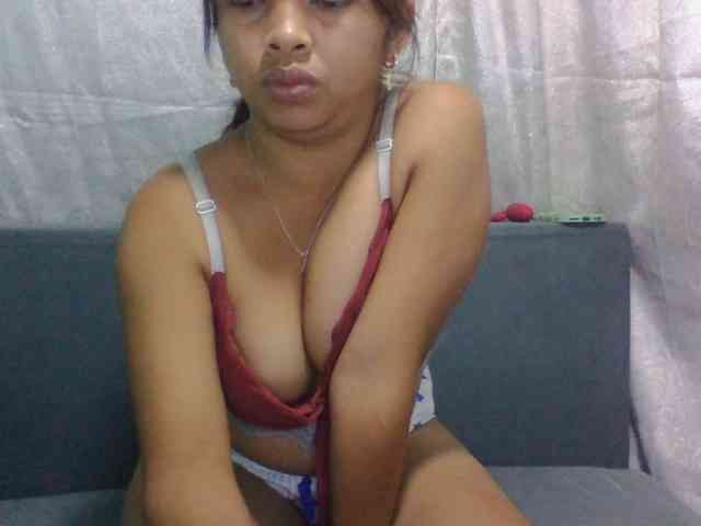 Naomi06 webcam