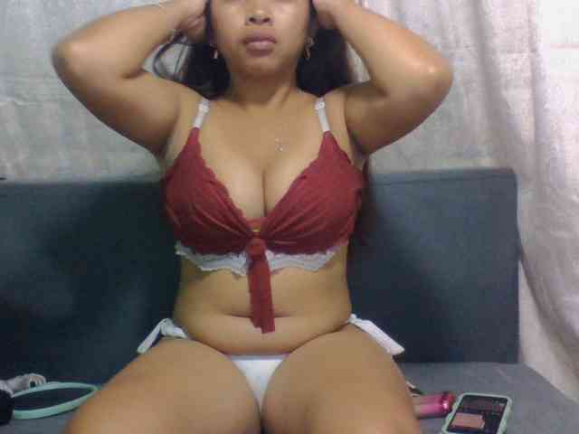 Naomi06 webcam