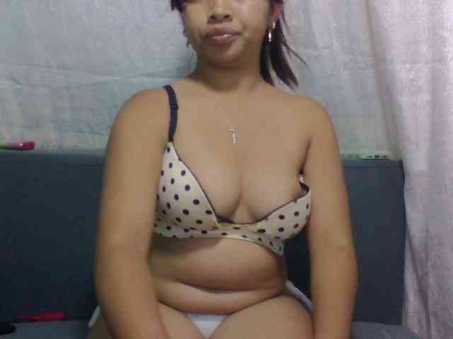 Naomi06 webcam