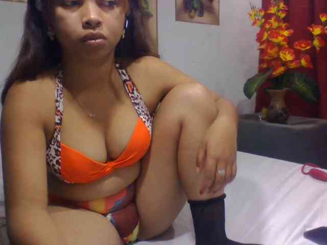 Naomi06 webcam
