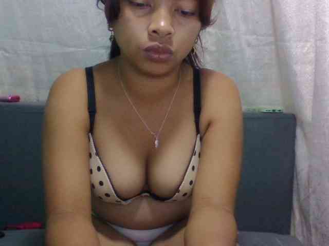 Naomi06 webcam