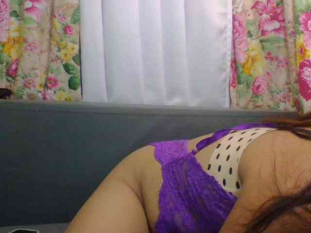 Naomi06 webcam