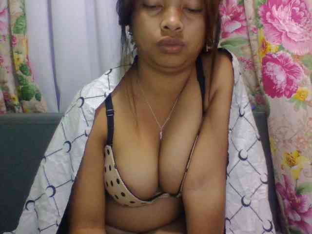 Naomi06 webcam