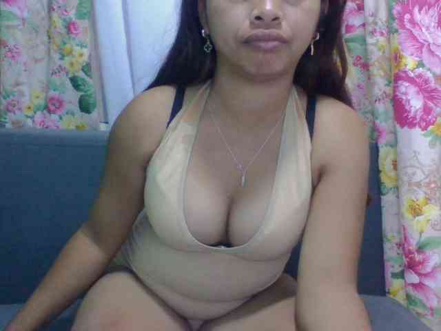 Naomi06 webcam