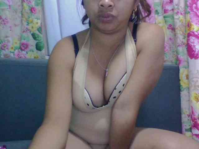 Naomi06 webcam