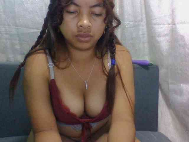 Naomi06 webcam