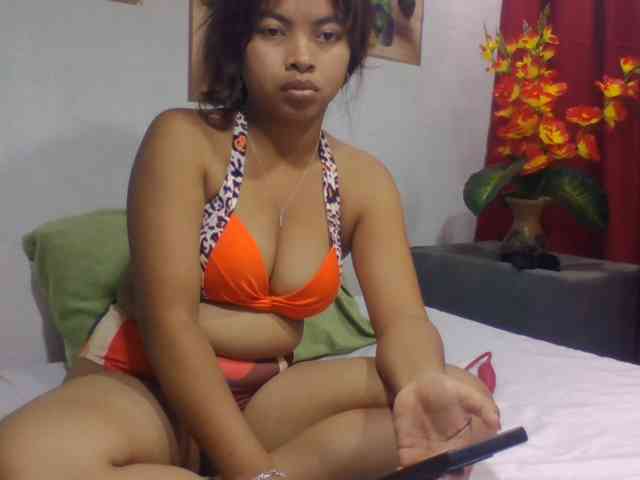 Naomi06 webcam