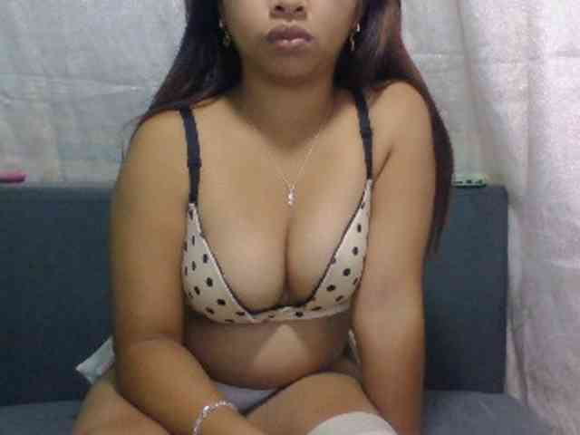Naomi06 webcam