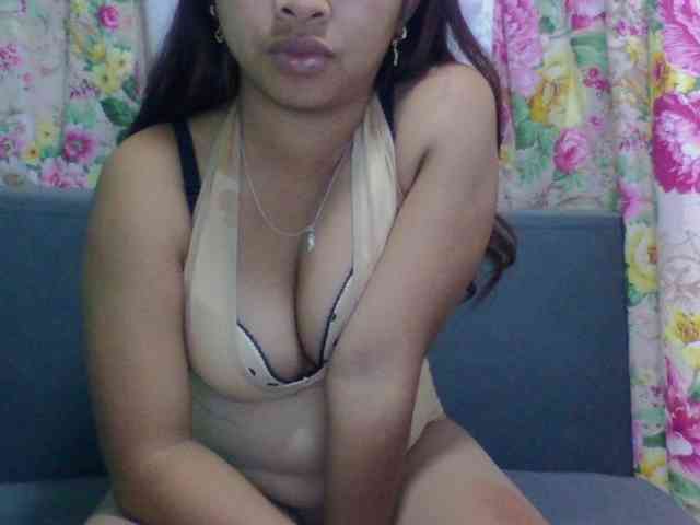 Naomi06 webcam