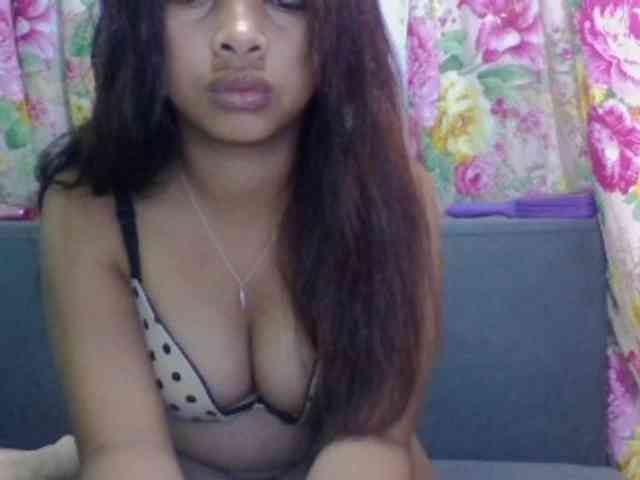 Naomi06 webcam