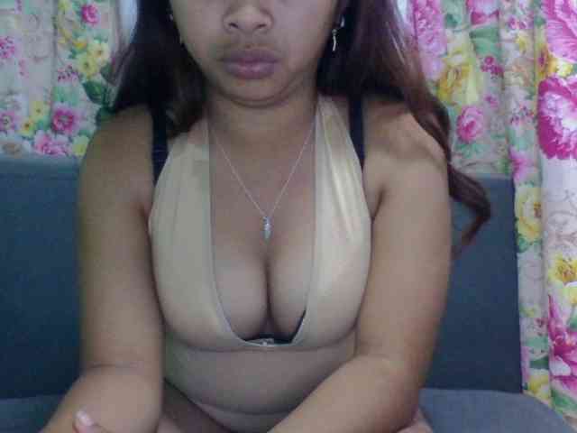 Naomi06 webcam
