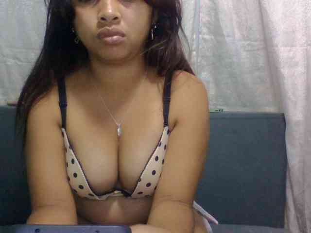 Naomi06 webcam