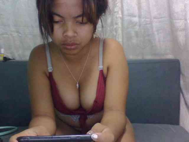 Naomi06 webcam
