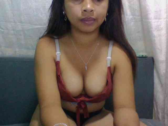 Naomi06 webcam