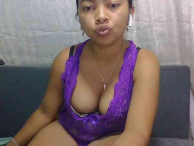 Naomi06 webcam