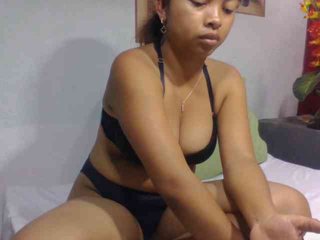 Naomi06