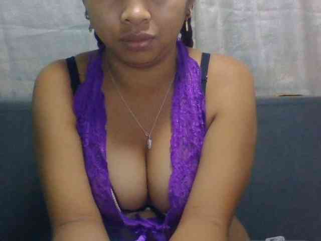 Naomi06 webcam