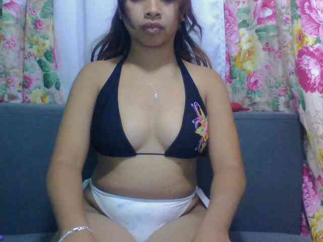 Naomi06 webcam