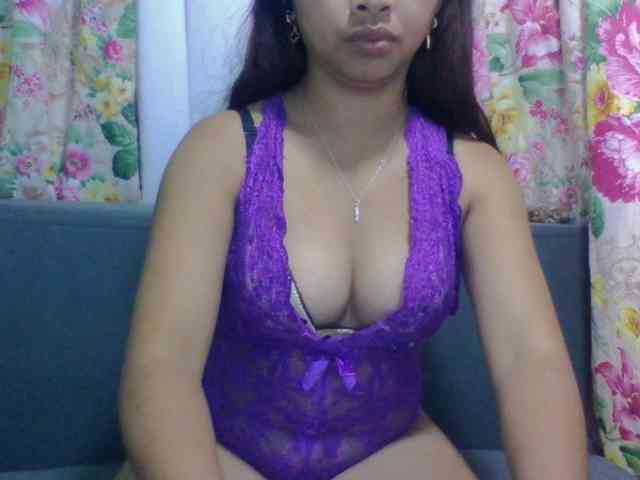 Naomi06 webcam