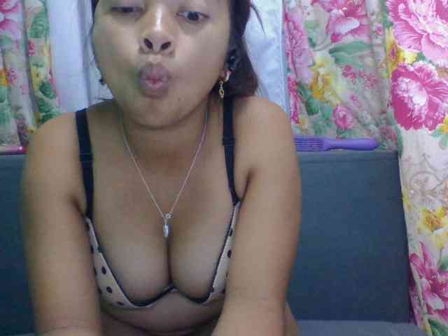 Naomi06 webcam