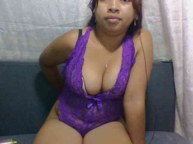 Naomi06 webcam