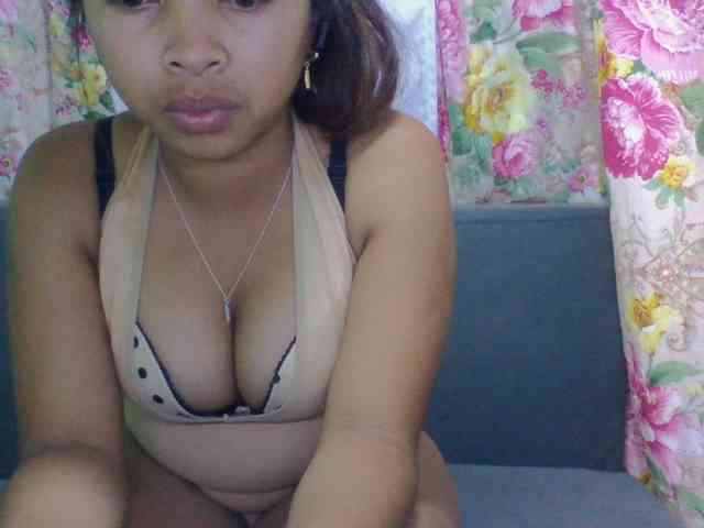 Naomi06 webcam