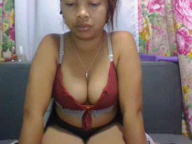 Naomi06 webcam