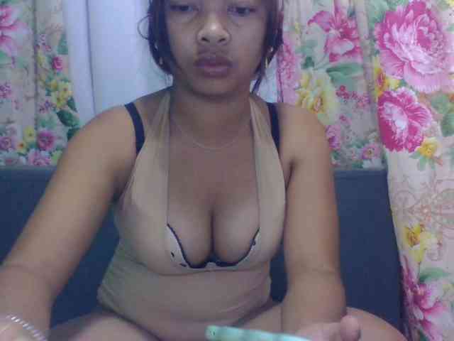 Naomi06 webcam