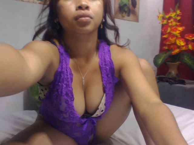 Naomi06 webcam
