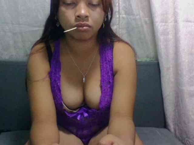 Naomi06 webcam