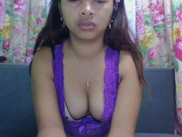 Naomi06 webcam